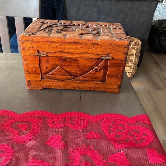 Vintage Chinese Hand Carved Camphor Box - Picture 4 of 5